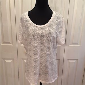 Danskin Now White Short Sleeve Tee with Scoop Neck